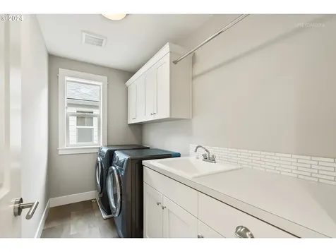 6779 SW Orchid Street Portland OR 97223