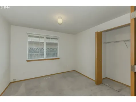 1235 Constitution Avenue Woodburn OR 97071