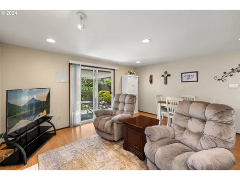 2412 Ne 150th Avenue Portland OR 97230