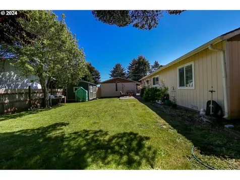 1334 Ransom Avenue Brookings OR 97415