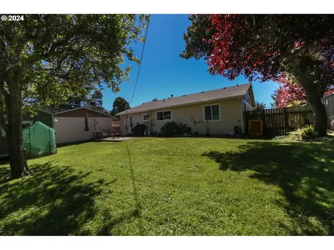 1334 Ransom Avenue Brookings OR 97415