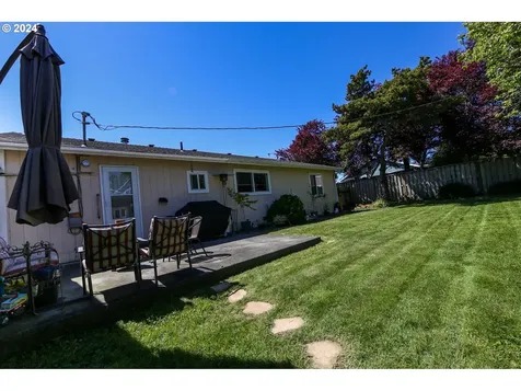 1334 Ransom Avenue Brookings OR 97415