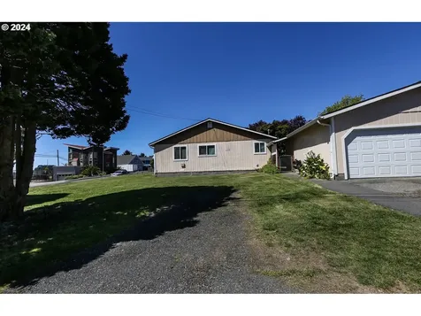 1334 Ransom Avenue Brookings OR 97415