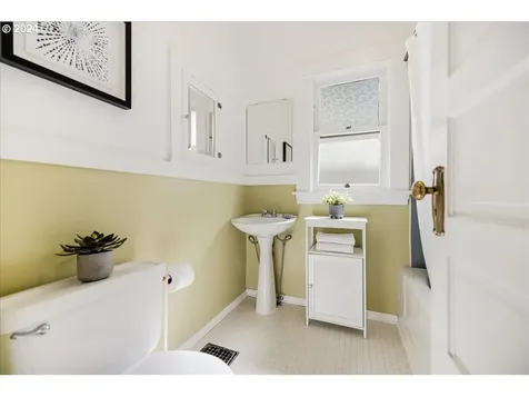 2410 SE 47th Avenue Portland OR 97206