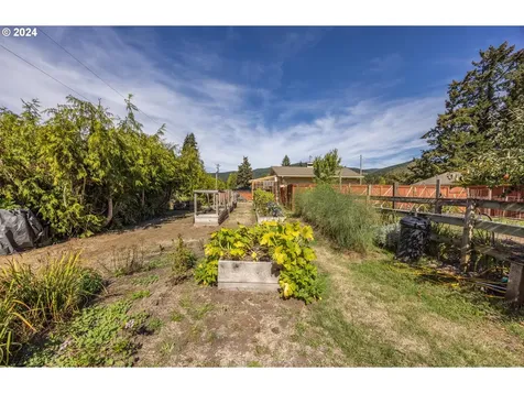 78418 Layng Road Cottage Grove OR 97424