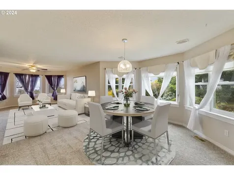 510 SW Alder Street Dundee OR 97115