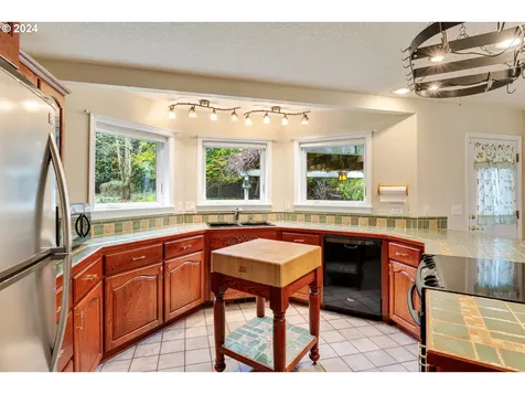 510 SW Alder Street Dundee OR 97115