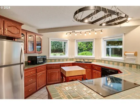 510 SW Alder Street Dundee OR 97115