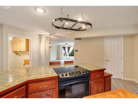 510 SW Alder Street Dundee OR 97115
