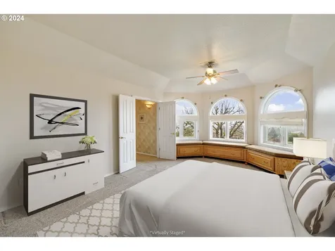 510 SW Alder Street Dundee OR 97115