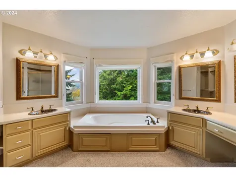 510 SW Alder Street Dundee OR 97115