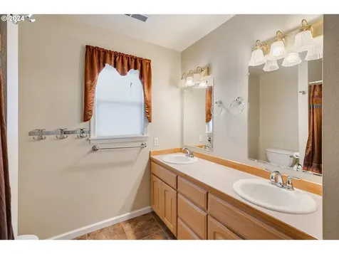 510 SW Alder Street Dundee OR 97115