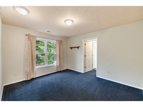 510 SW Alder Street Dundee OR 97115