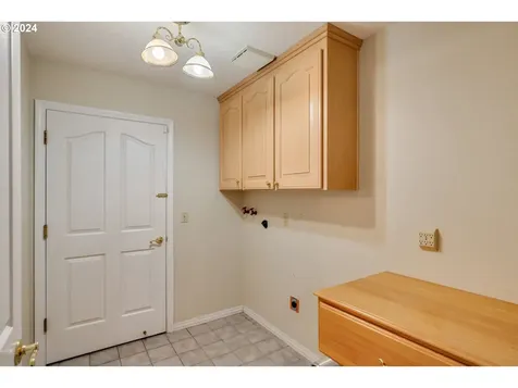 510 SW Alder Street Dundee OR 97115
