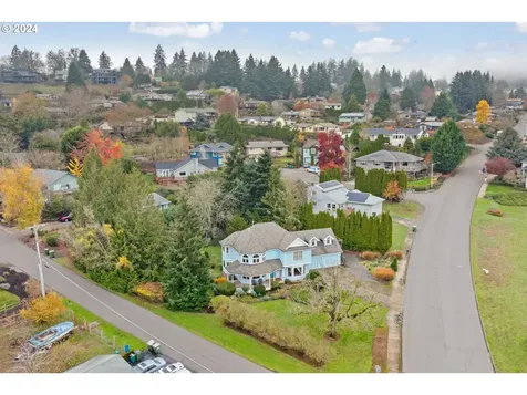 510 SW Alder Street Dundee OR 97115
