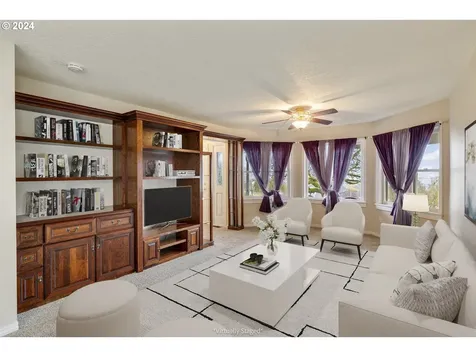 510 SW Alder Street Dundee OR 97115