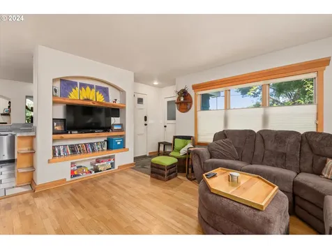 92 N Grand Street Eugene OR 97402