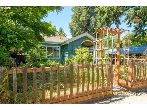 92 N Grand Street Eugene OR 97402