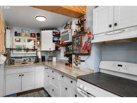 92 N Grand Street Eugene OR 97402