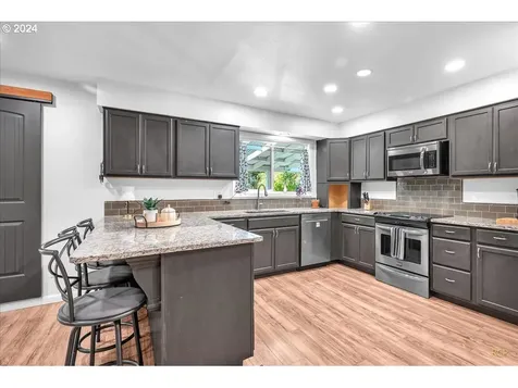 1226 SW Charles Street Dundee OR 97115