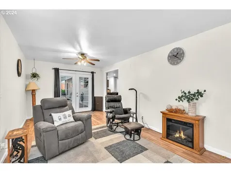 1226 SW Charles Street Dundee OR 97115