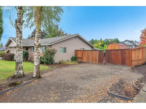 1226 SW Charles Street Dundee OR 97115