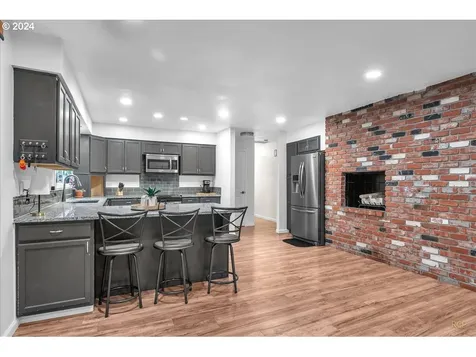 1226 SW Charles Street Dundee OR 97115