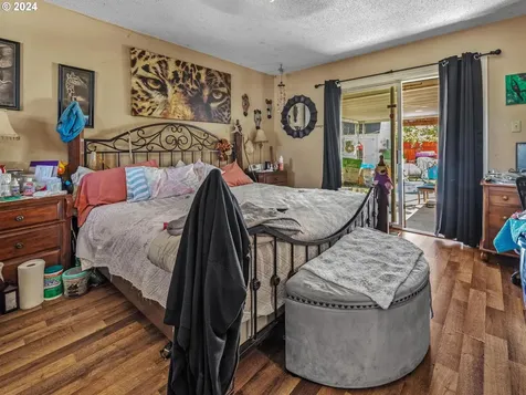 17024 SE Alder Street Portland OR 97233