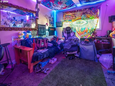 17024 SE Alder Street Portland OR 97233