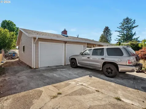 17024 SE Alder Street Portland OR 97233