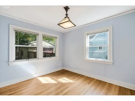 1714 Se 52nd Avenue Portland OR 97215