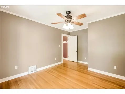 1714 Se 52nd Avenue Portland OR 97215