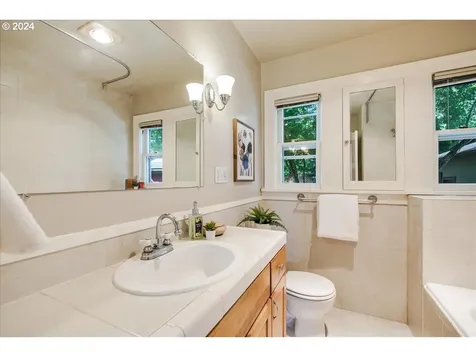 1714 Se 52nd Avenue Portland OR 97215