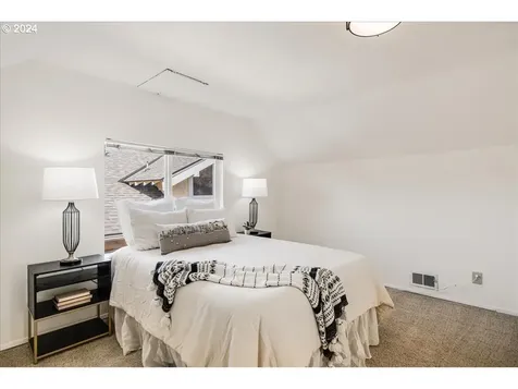 1714 Se 52nd Avenue Portland OR 97215