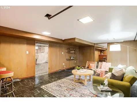 1714 Se 52nd Avenue Portland OR 97215