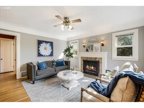 1714 Se 52nd Avenue Portland OR 97215