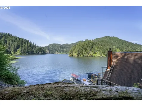 1901 Loon Lake Road Reedsport OR 97467
