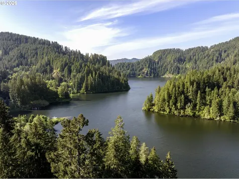 1901 Loon Lake Road Reedsport OR 97467