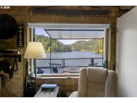 1901 Loon Lake Road Reedsport OR 97467