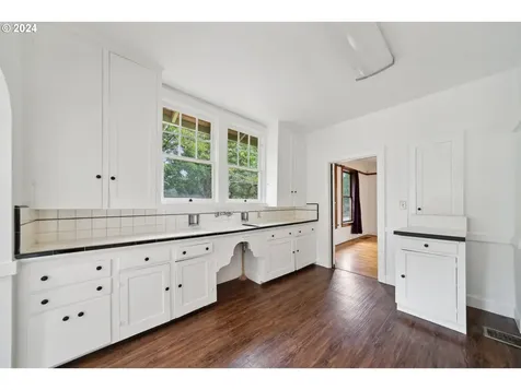 2504 Se Tibbetts Street Portland OR 97202