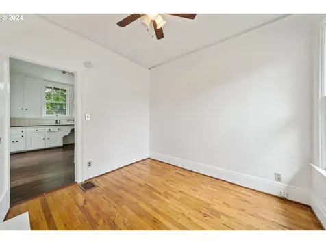 2504 Se Tibbetts Street Portland OR 97202