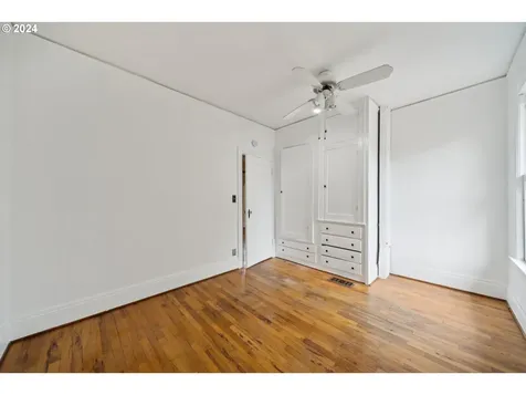 2504 Se Tibbetts Street Portland OR 97202