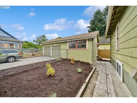 2504 Se Tibbetts Street Portland OR 97202