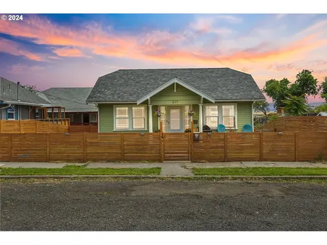 217 W 7th Street The Dalles OR 97058