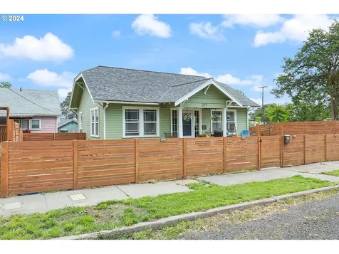 217 W 7th Street The Dalles OR 97058
