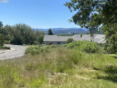 1448 NE Rocky Ridge Drive Roseburg OR 97470