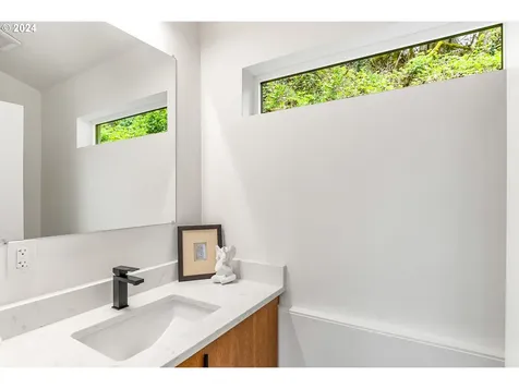 9306 Nw Hardy Avenue Portland OR 97231