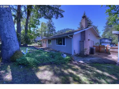 443 S 68th Place Springfield OR 97478