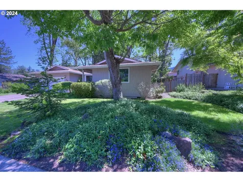 443 S 68th Place Springfield OR 97478