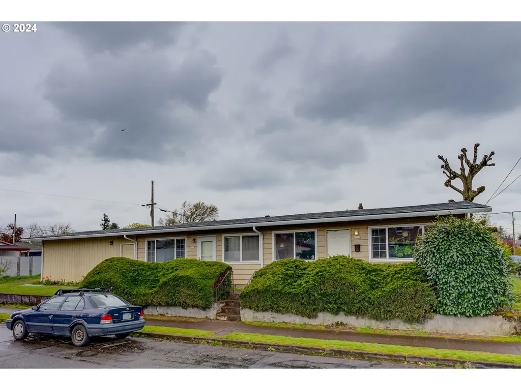 6508 Se Center Street Portland OR 97206